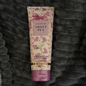 Bath & Body Works Sweet Pea Body Cream